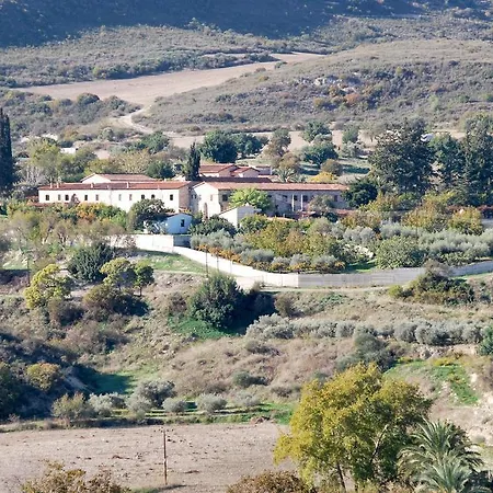 Rustic Retreat Country house Vavla