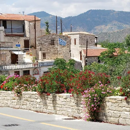 Country house Rustic Retreat Vavla