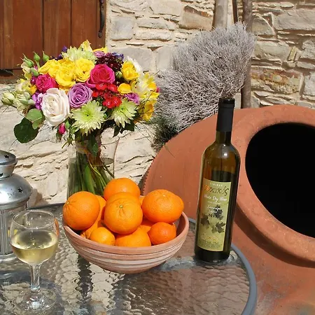 Rustic Retreat Vavla