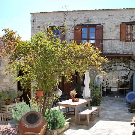 Country house Rustic Retreat Vavla