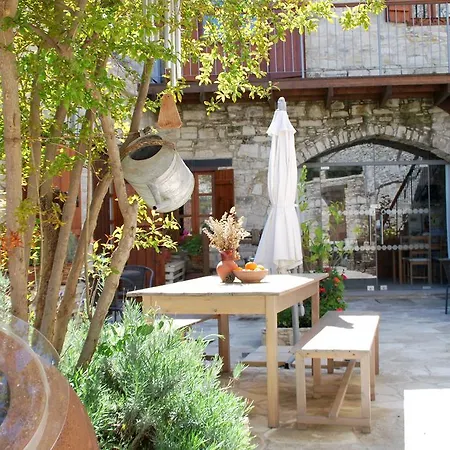 Country house Rustic Retreat