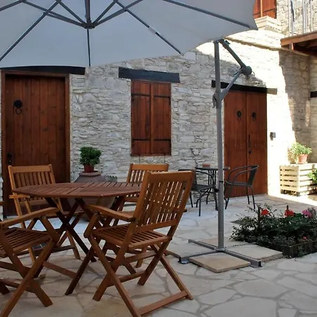 Country house Rustic Retreat
