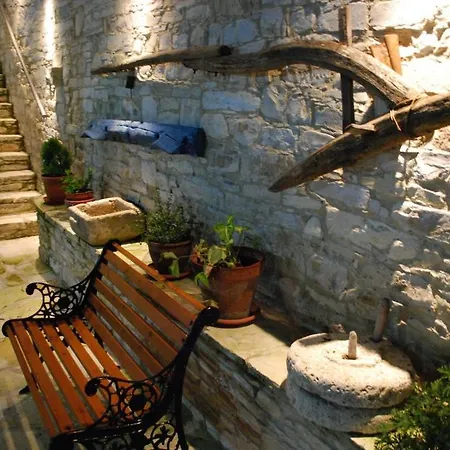 Rustic Retreat Vavla
